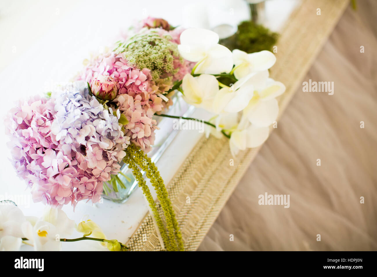 Voir à décoration de mariage Floral Banque D'Images
