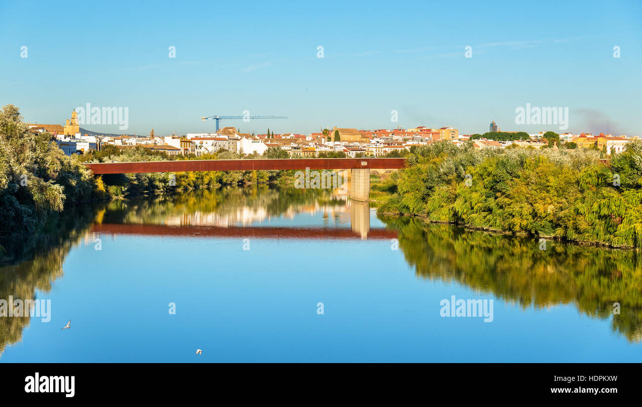 Le Guadalquivir à Cordoue, Espagne Banque D'Images