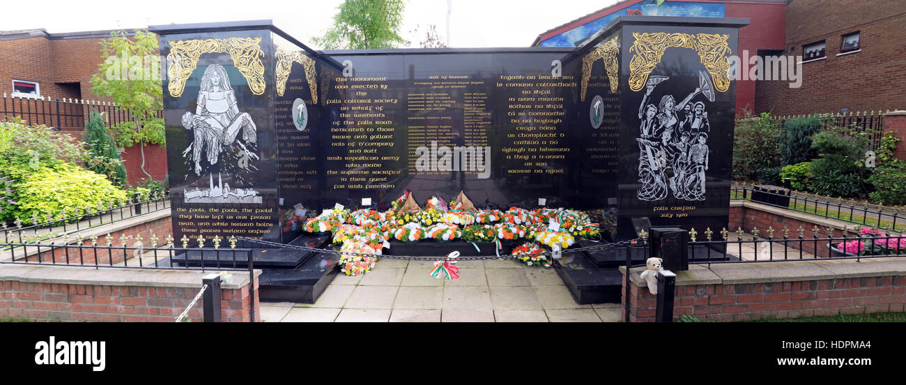 Pano de Falls Road,Jardin du souvenir, des membres de l'IRA a tué,décédé également ex-prisonniers, l'Ouest de Belfast,NI, UK Banque D'Images