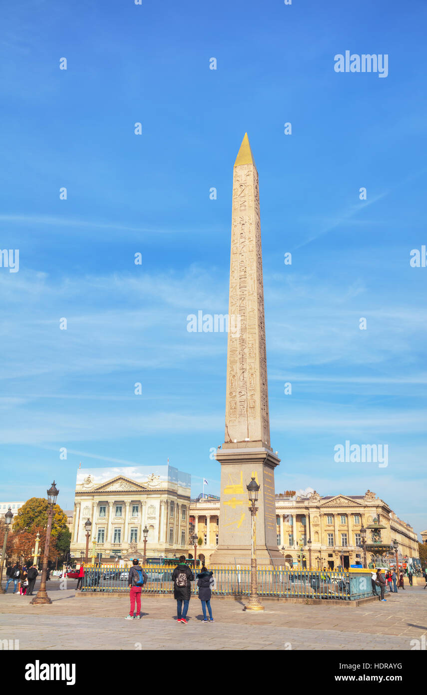 PARIS - le 1 novembre : la Place de la Concorde le 1 novembre 2016 à Paris, France. C'est l'une des grandes places publiques à Paris Banque D'Images