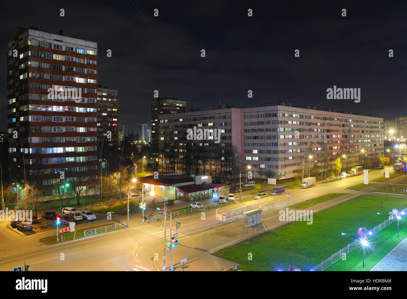 Rue de la ville de nuit, paysage urbain Banque D'Images