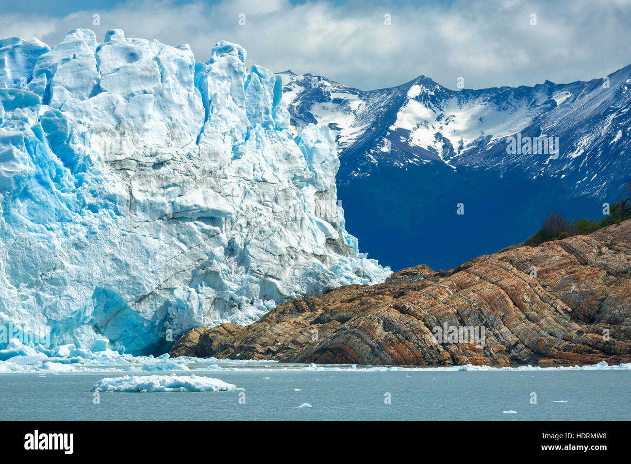 Le glacier Perito Moreno dans le Parc National Los Glaciares en Patagonie, Argentine partie de El Calafate, Province de Santa Cruz, Argentine Banque D'Images