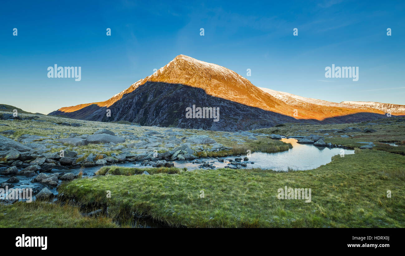 Sommet des Glyderau saupoudré de neige Montagnes Banque D'Images