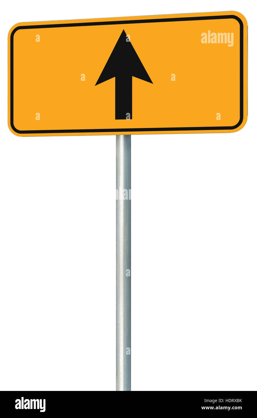 Continuer tout droit route de signalisation, signalisation de la circulation routière isolé jaune, cette façon que pointeur direction perspective, flèche noire frame roadsign Banque D'Images