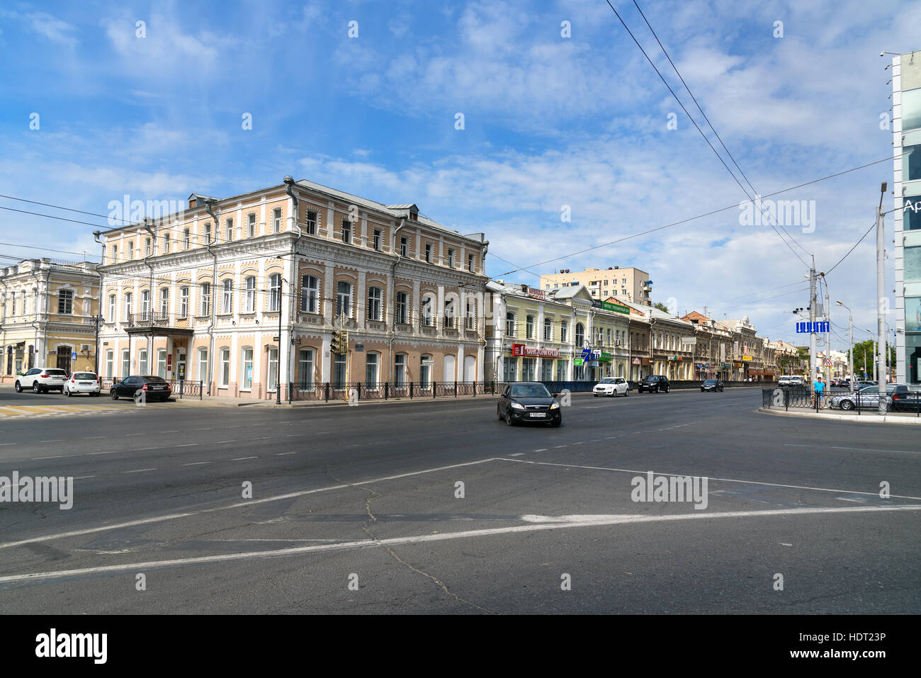 Voir de vieux bâtiments. La ville d'Astrakhan, dans le sud de la Russie La ville est sur les rives de la rivière Volga Banque D'Images