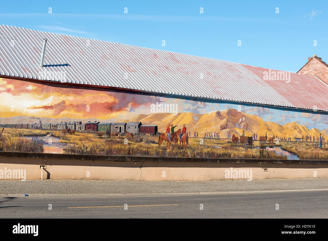 Peinture murale de l'autre côté de la vallée sur le train depot à Toppenish, une ville du centre de Washington connu pour ses peintures murales. Banque D'Images