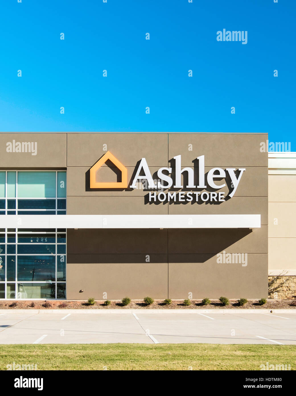 Ashley Homestore, un magasin de meubles et décoration sur Memorial Road à North Oklahoma City, Oklahoma, USA. Banque D'Images