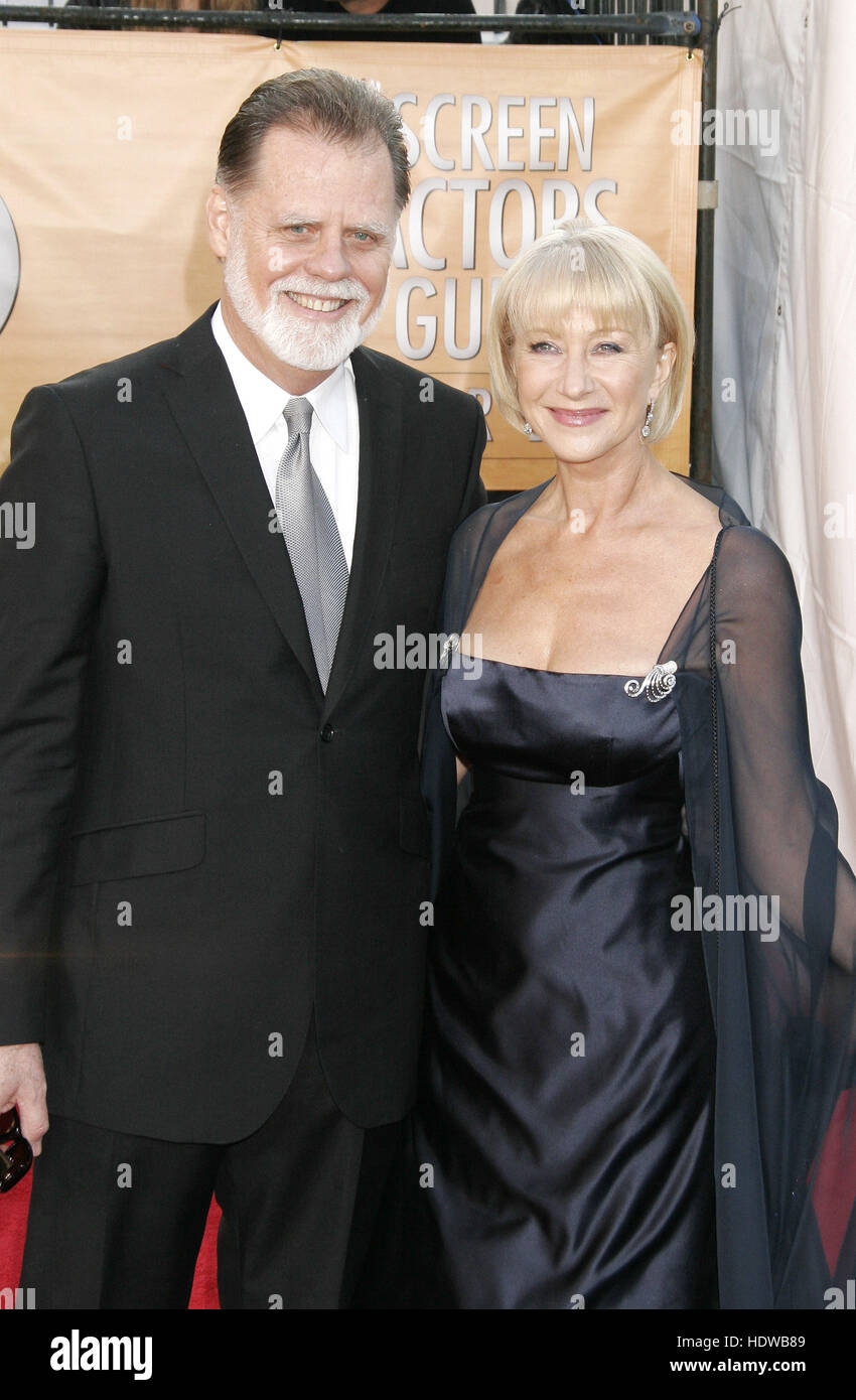 Taylor Hackford et Helen Mirren à la Screen Actors Guild Awards à Los Angeles le 5 février 2005 Crédit photo : Francis Specker Banque D'Images