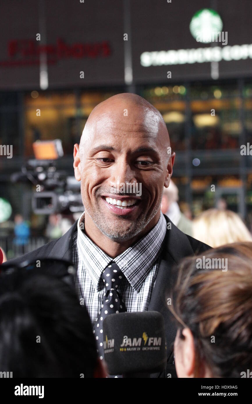 Berlin, Allemagne, Août 21st, 2014 : Dwayne Johnson, Rufus Sewell et Irina Shayk assister à la première du film 'Hercules'. Banque D'Images