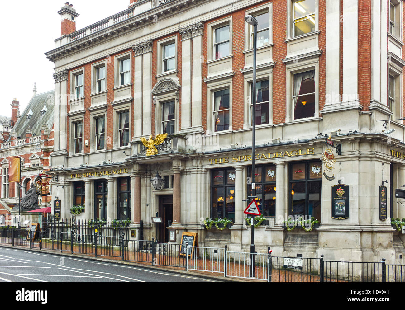 Vue extérieure de la pub Spreadeagle à Croydon Banque D'Images