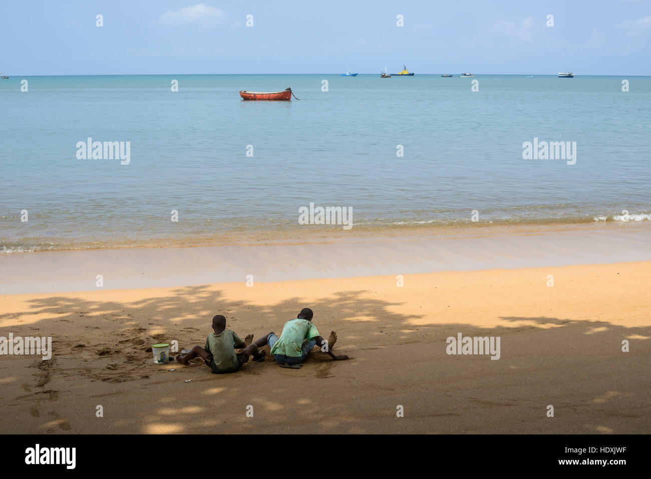 Plage sur la ville de São Tomé, São Tomé e Príncipe Banque D'Images