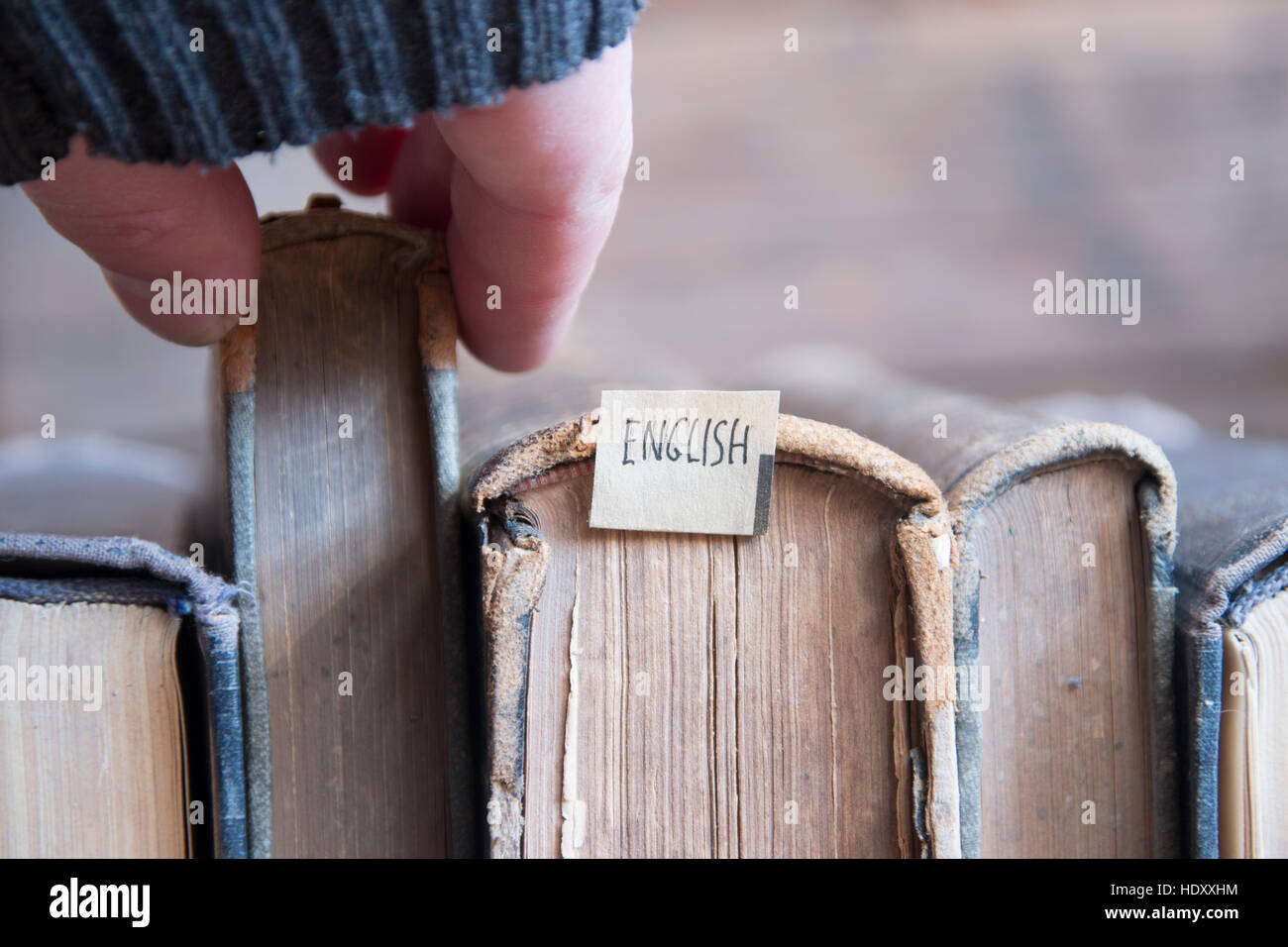 L'apprentissage de l'anglais, l'éducation, concept et tag vintage books, soft focus. Tonique. Banque D'Images