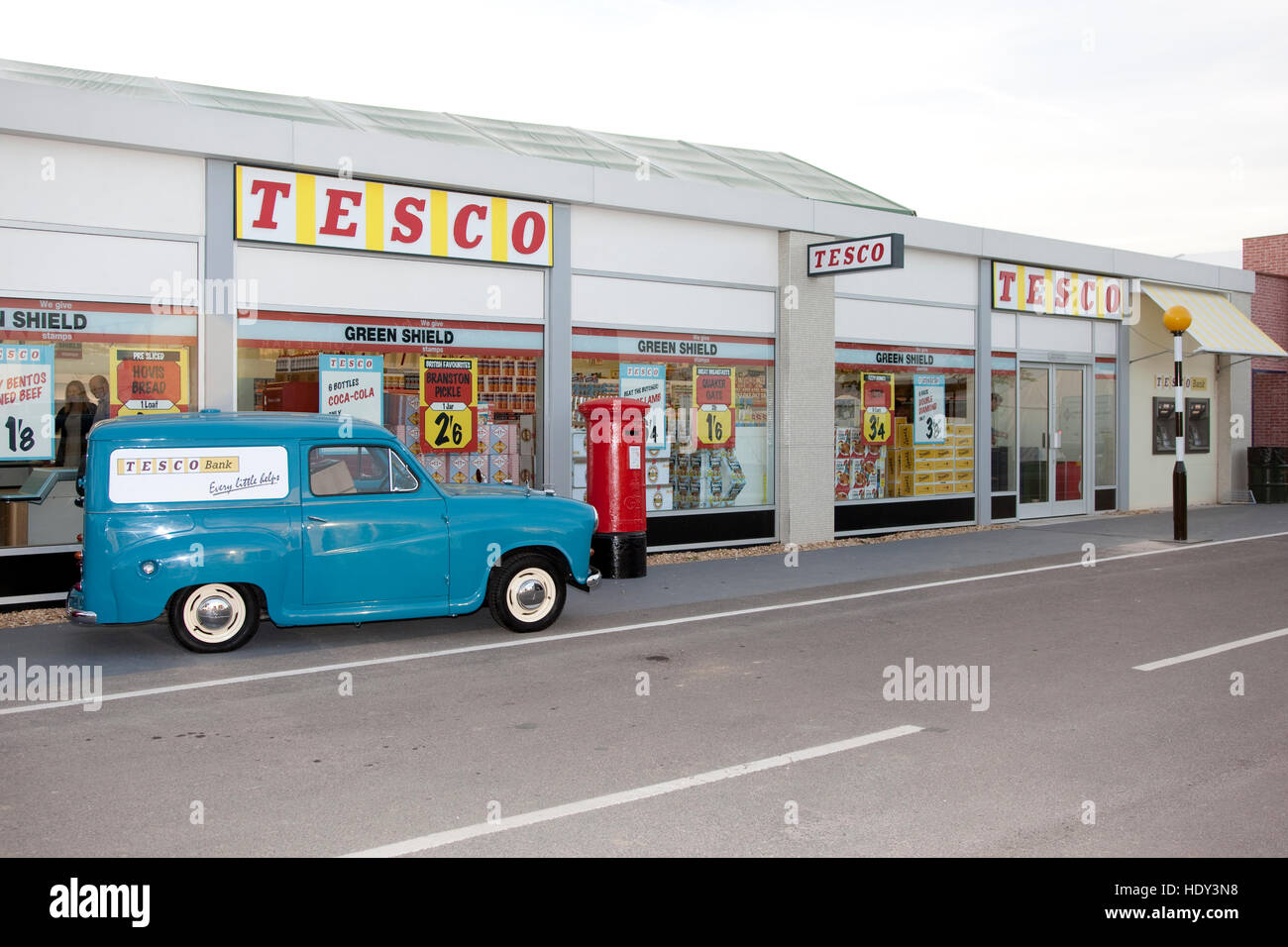 Tesco pop up store Goodwood Revival Banque D'Images