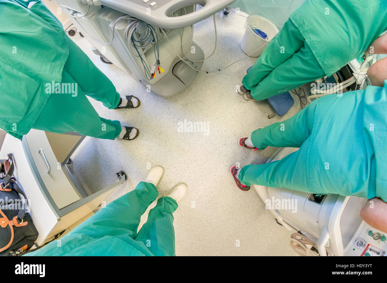 Chirurgiens, chirurgie de remplacement de valve cardiaque, salle d'opération, Reykjavik, Islande Banque D'Images