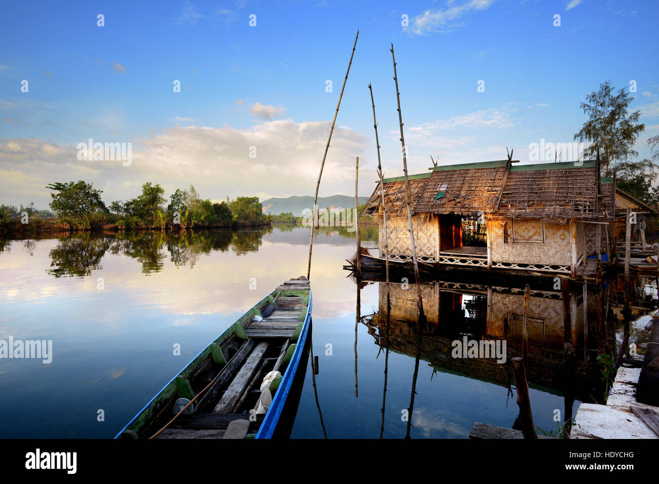 Le tourisme local à bateaux sur une rivière de Songkhla Banque D'Images