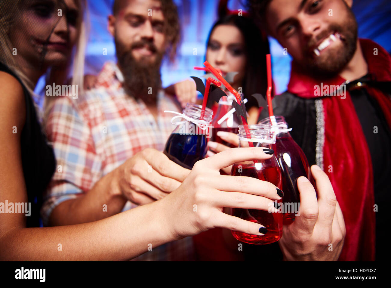 Des boissons colorées à la fête Banque D'Images