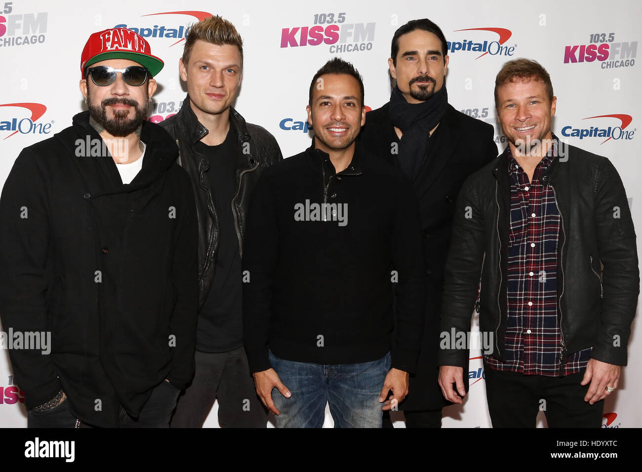 Chicago, États-Unis. 14 Décembre, 2016. CHICAGO-Dec 14 : (L-R) A. J. McLean, Nick Carter, Howie D., Kevin Richardson et Brian Littrell des Backstreet Boys assister à KISS FM 103,5's Jingle Ball 2016 présentée par Capital One à l'Allstate Arena à Chicago, IL. Cr Banque D'Images