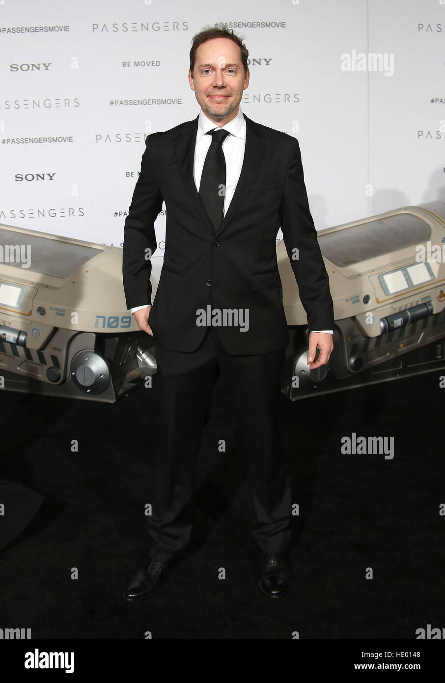 14 décembre 2016 - Westwood, CA, United States - 14 décembre 2016 - Westwood, Californie - Jon Spaihts. ''Passagers'' Los Angeles Premiere tenue au Regency Village Theatre. Crédit photo : F. Sadou/AdMedia (crédit Image : © AdMedia via Zuma sur le fil) Banque D'Images