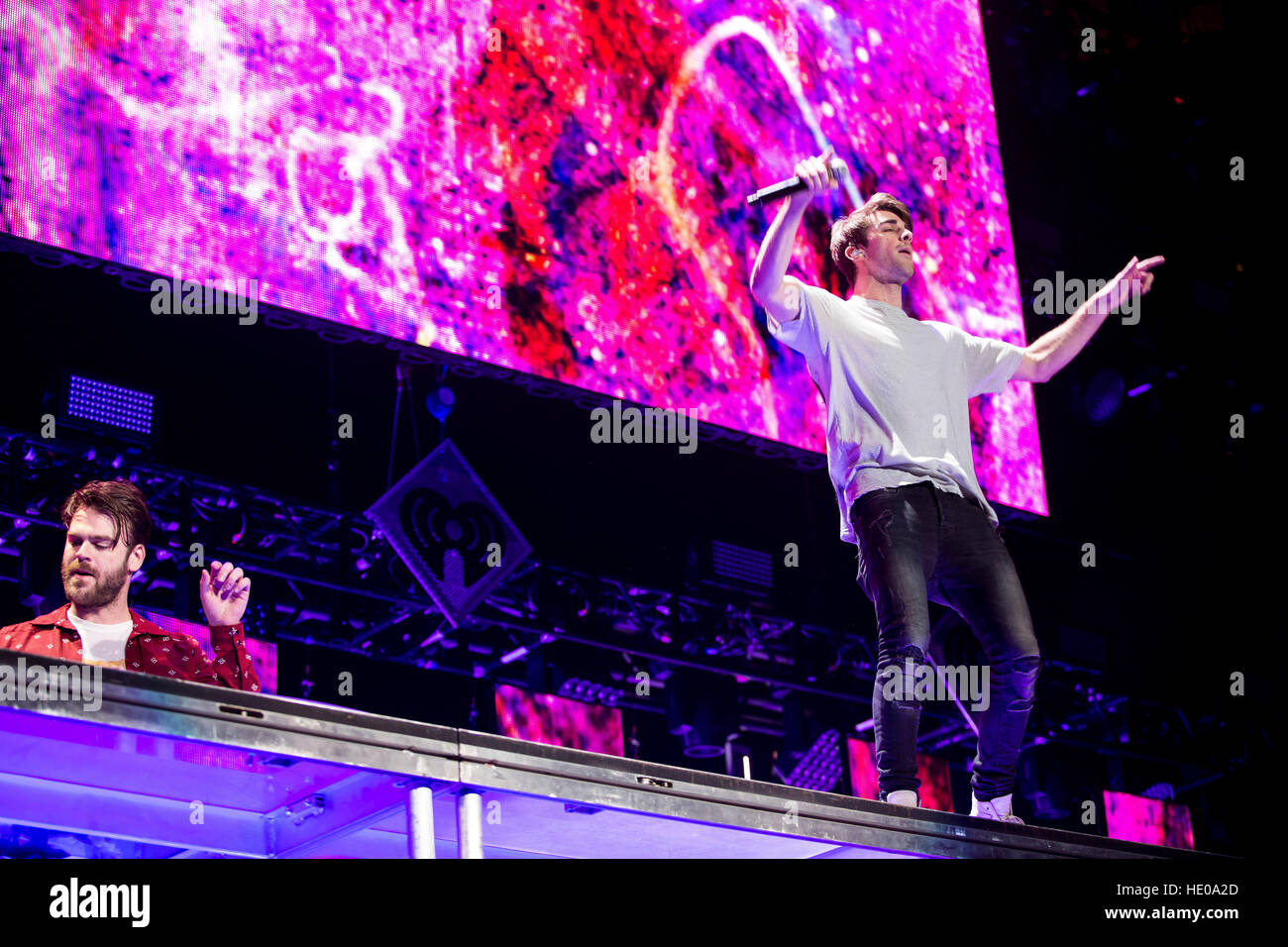 Atlanta, USA. 14Th Dec 2016. Alex Pall et Andrew Taggart des Chainsmokers effectuant à la puissance 96.1's iHeart Radio Jingle Ball présentée par Capital One. (B. Alyssa Trofort/La Photo crédit : l'accès) Accès Photo/Alamy Live News Banque D'Images