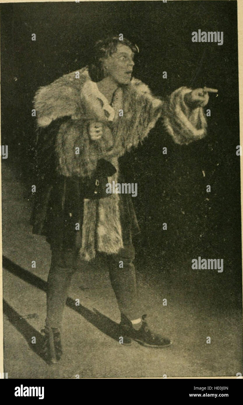 'Reinhardt und Seine Bühnen' (1919) explore le travail du metteur en scène allemand Max Reinhardt. Il met en lumière ses contributions à la production théâtrale et son approche novatrice de la mise en scène et de la mise en scène de pièces au début du XXe siècle. Banque D'Images