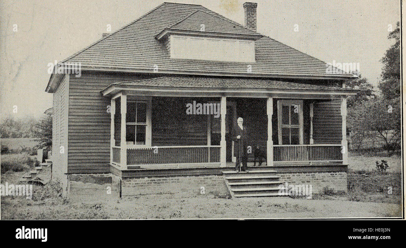 Le *Bulletin of Elon College (série spéciale)* (1916-1919) fournit un aperçu académique et institutionnel des activités et des développements au Collège Elon au cours de ces années. Il présente les avancées éducatives, la croissance du campus et la vie étudiante au début du XXe siècle. Banque D'Images