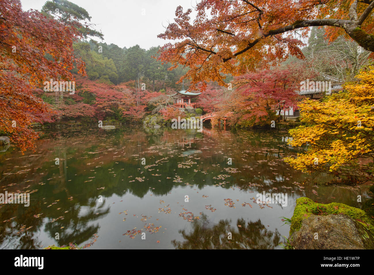 À l'automne classique voir Daigo-ji, Kyoto, Japon Banque D'Images