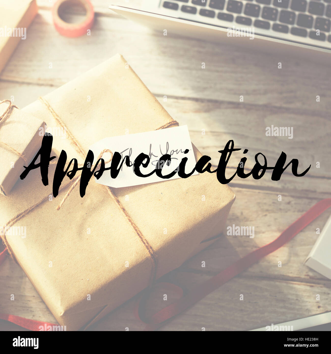 L'art et de l'artisanat présent cadeau partage Donner Félicitations Concept Banque D'Images