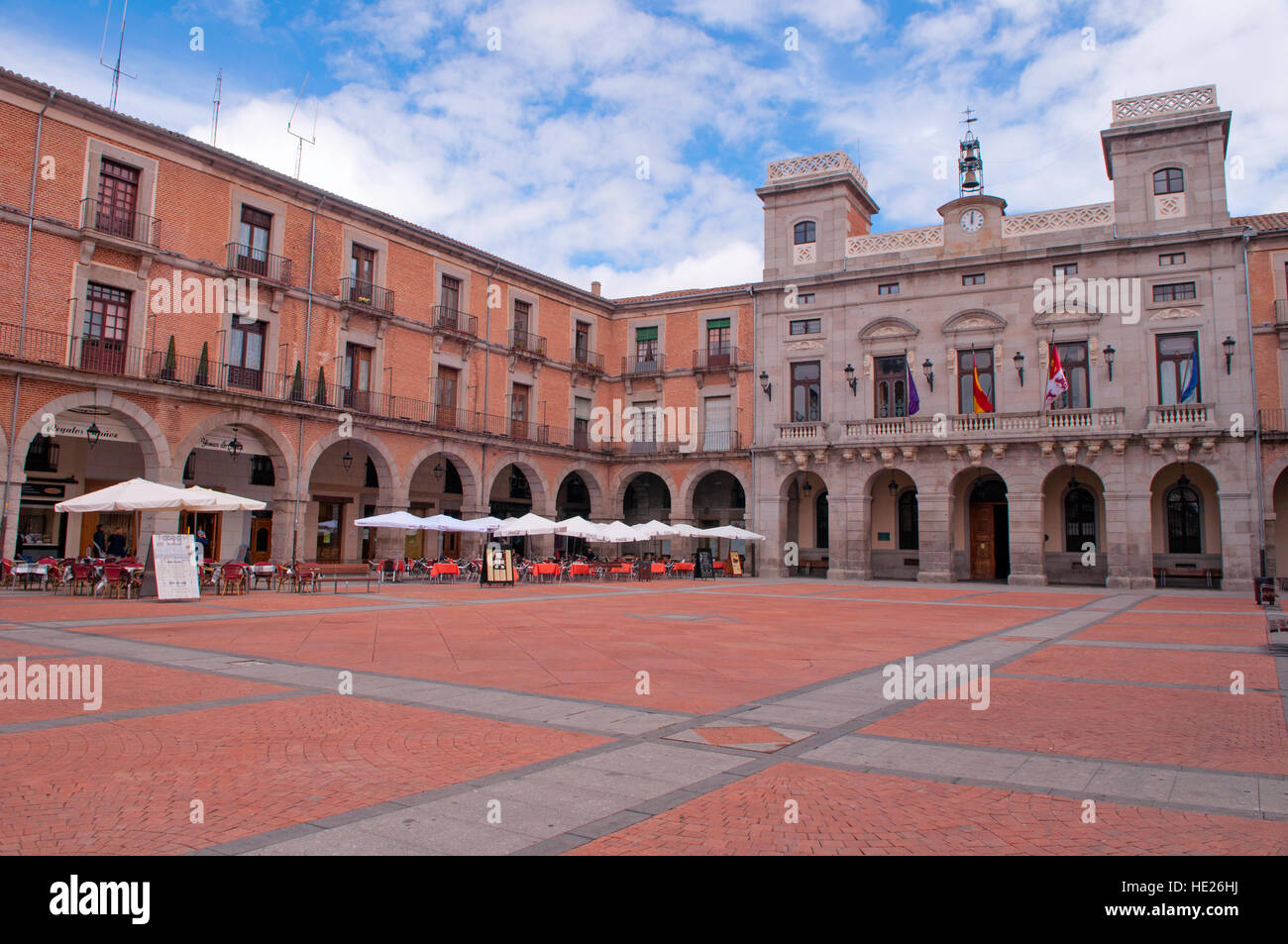 Un café à la main plza (carré) de Avila, Espagne Banque D'Images