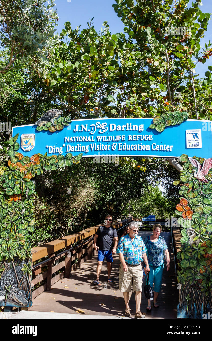 Floride,Sud,Sanibel Barrier Island,J. N. J. N. JN Ding Darling National Wildlife refuge, centre d'éducation aux visiteurs, les visiteurs voyagent à tou Banque D'Images