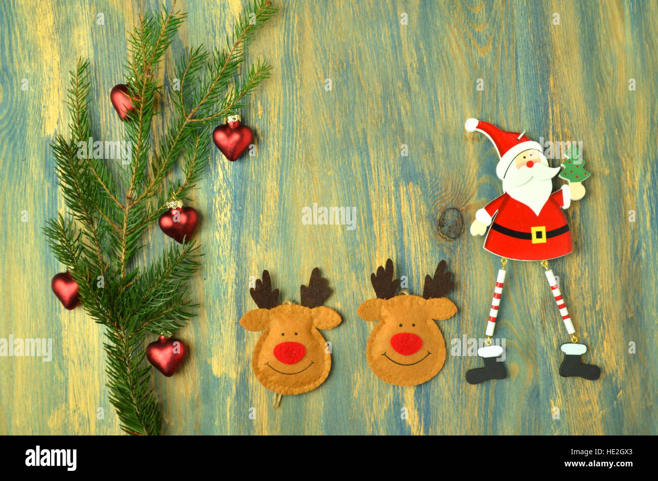 Décoration de Noël, le père noël sur la table en bois Banque D'Images