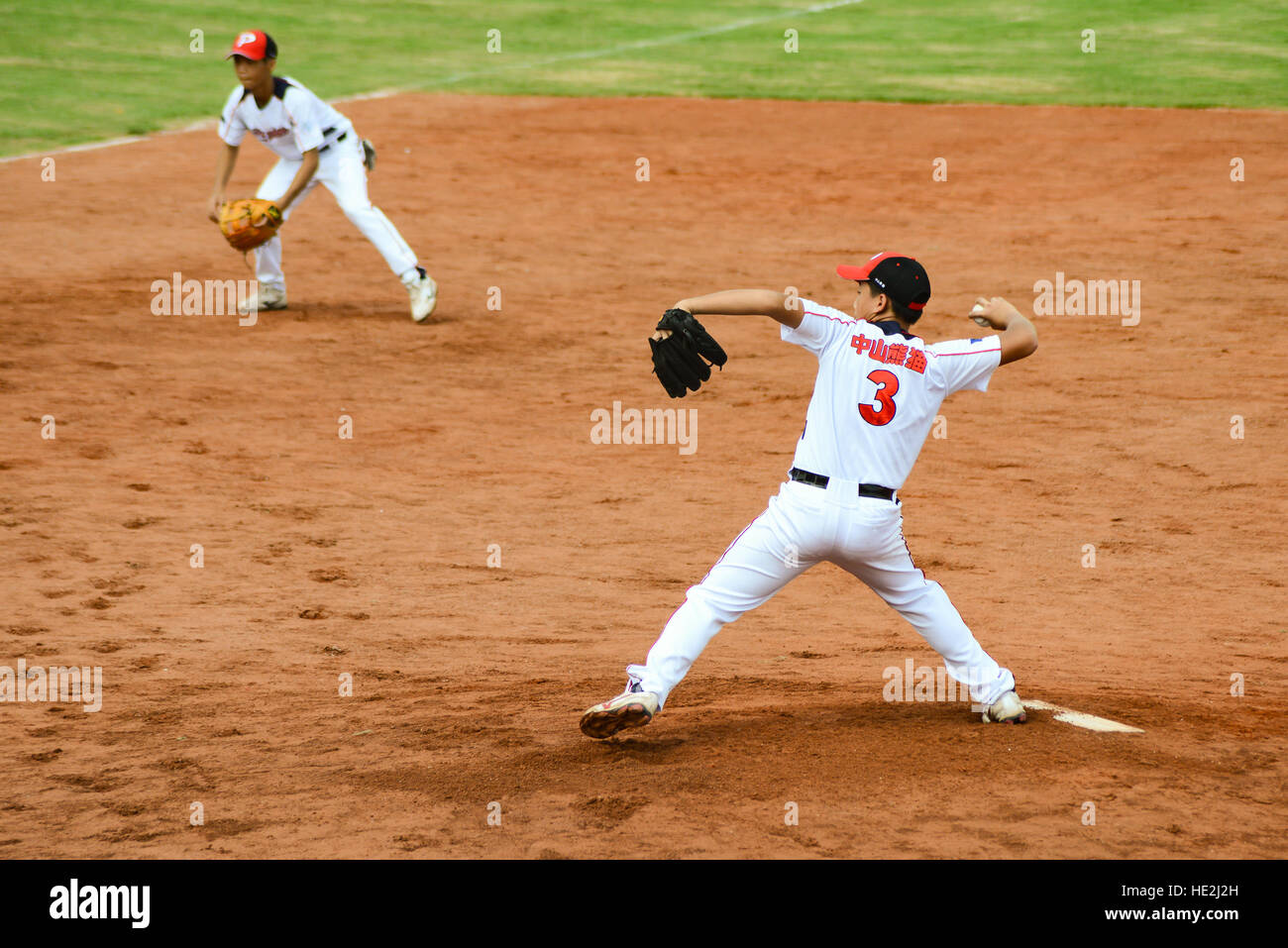 ZHONGSHAN, GUANGDONG - Octobre 27:29.97 pitcher lancer la balle dans un match de baseball le 27 octobre 2016. Banque D'Images