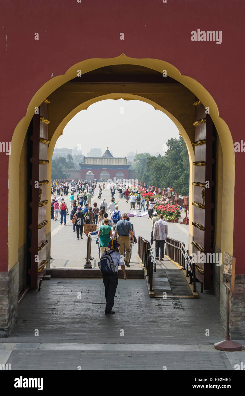 La porte sud au Temple du Ciel, autel du ciel, Beijing, Chine. Banque D'Images