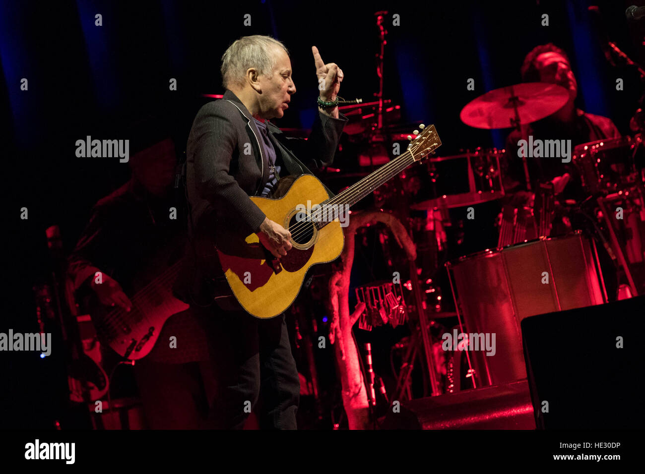 Paul Simon effectue vivre dans un concert sold out dans le Centre International de Bournemouth avec : Paul Simon Où : Bournemouth, Royaume-Uni Quand : 03 Nov 2016 Banque D'Images