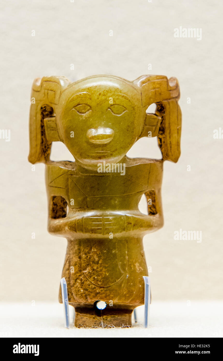 Sculpture statue figurine de Jade la pièce exposée au musée de Shanghai, Shanghai, Chine. Banque D'Images