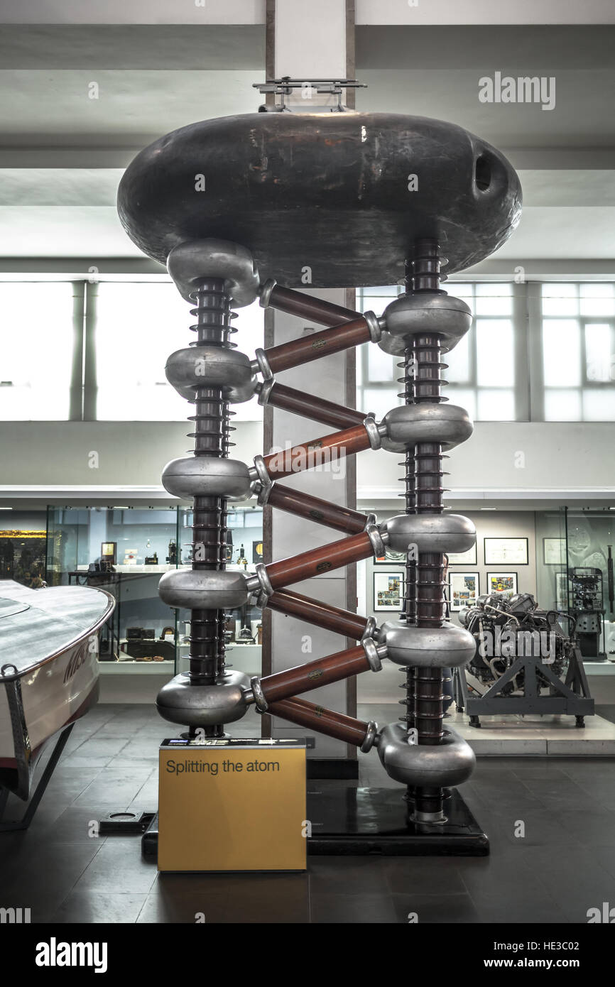 London UK, un million de volts construire un accélérateur de particules en 1937 utiliser pour diviser un atome Banque D'Images