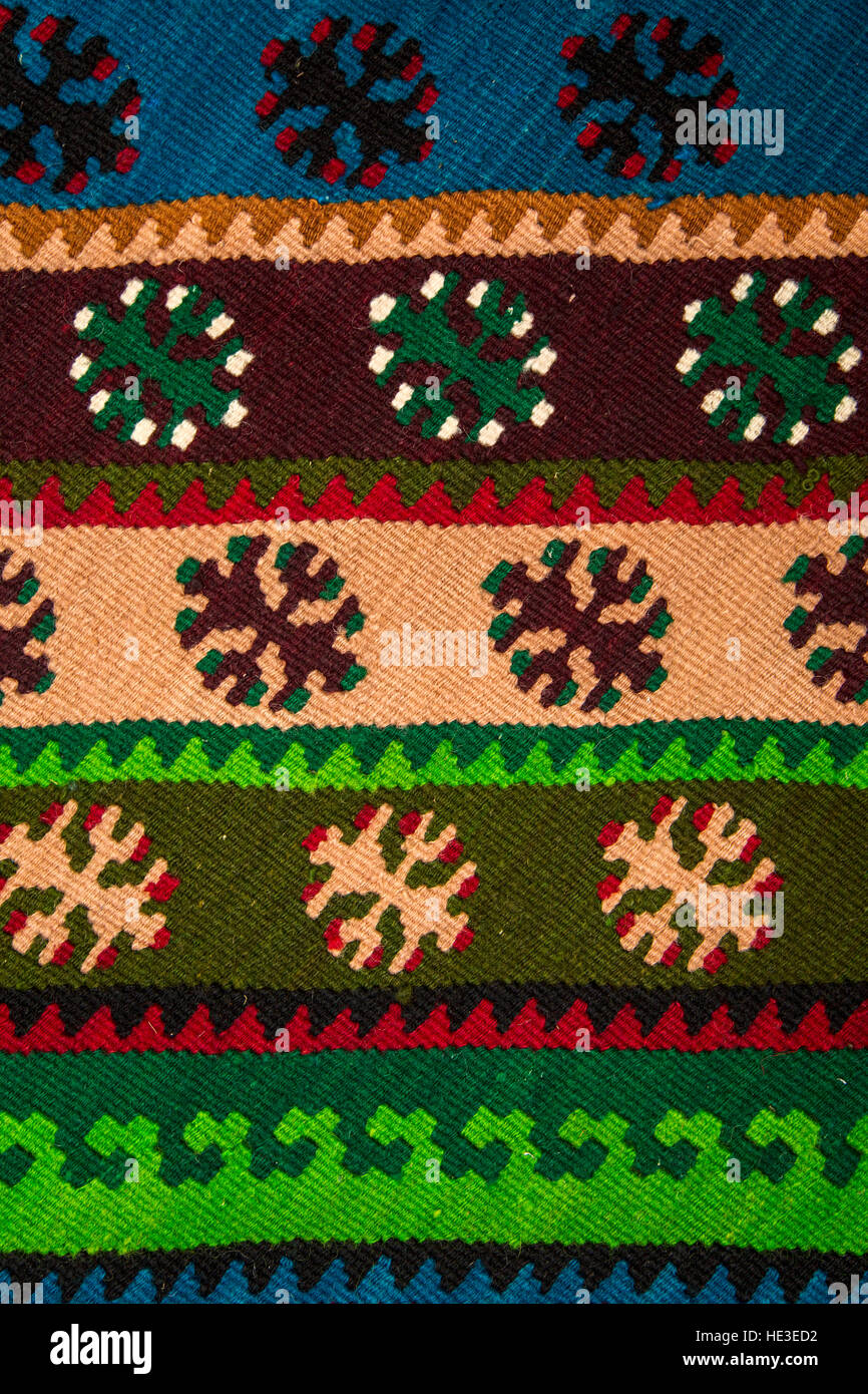 Tapis coloré style serbe de tapis faits main et de surface Banque D'Images
