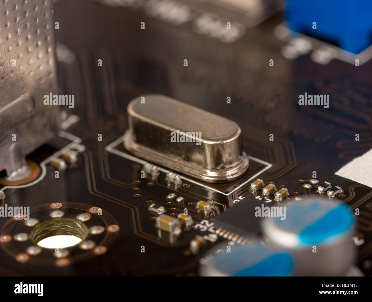 Collection électronique - fragment d'un ordinateur avec des composants SMD PCB Banque D'Images