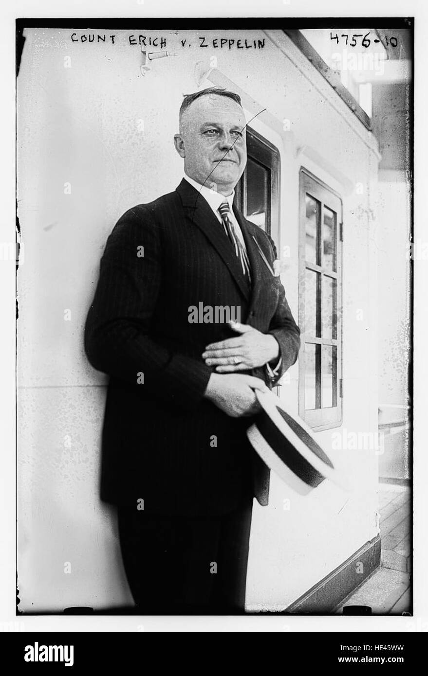 Le comte Erich von Zeppelin, figure éminente de l'histoire de l'aviation, est surtout connu pour son développement des dirigeables Zeppelin. Cette image souligne sa contribution à l’aviation et à l’ingénierie. Banque D'Images