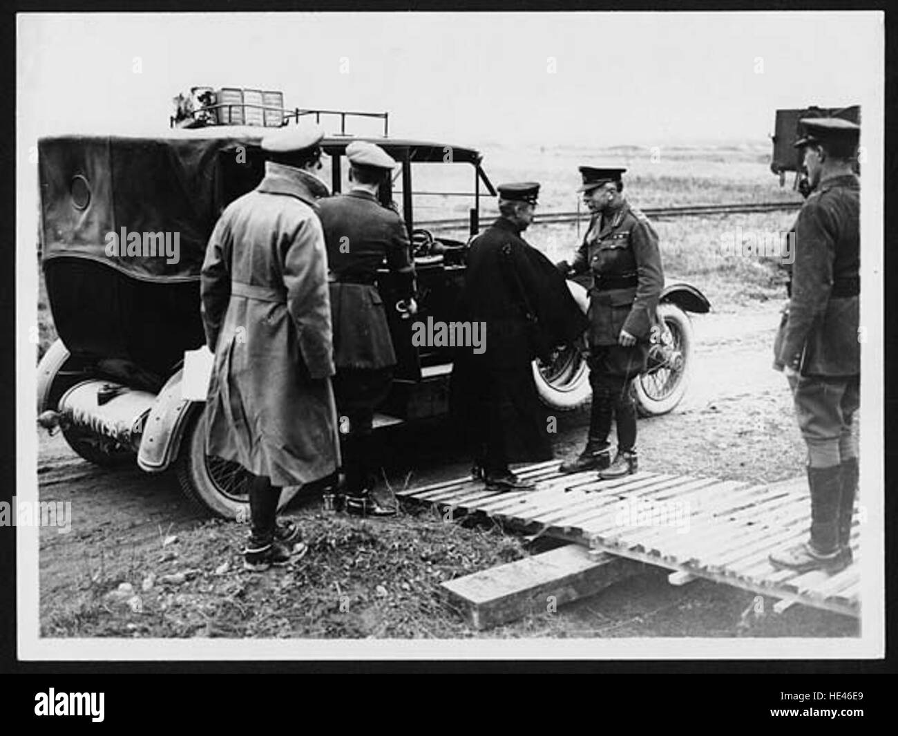 Cette image historique capture le maréchal Sir Douglas Haig avec SAR le prince Yurihiti, symbolisant la relation entre les figures militaires britanniques et japonaises au début du XXe siècle. Banque D'Images
