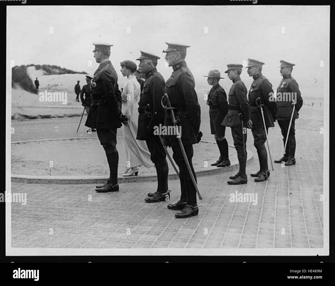 Le roi et la reine de Belgique, ainsi que leurs enfants, sont vus dans cette image historique, reflétant une époque de la vie familiale royale et les rôles sociétaux qu'ils ont joué dans l'histoire pendant leur règne. Banque D'Images