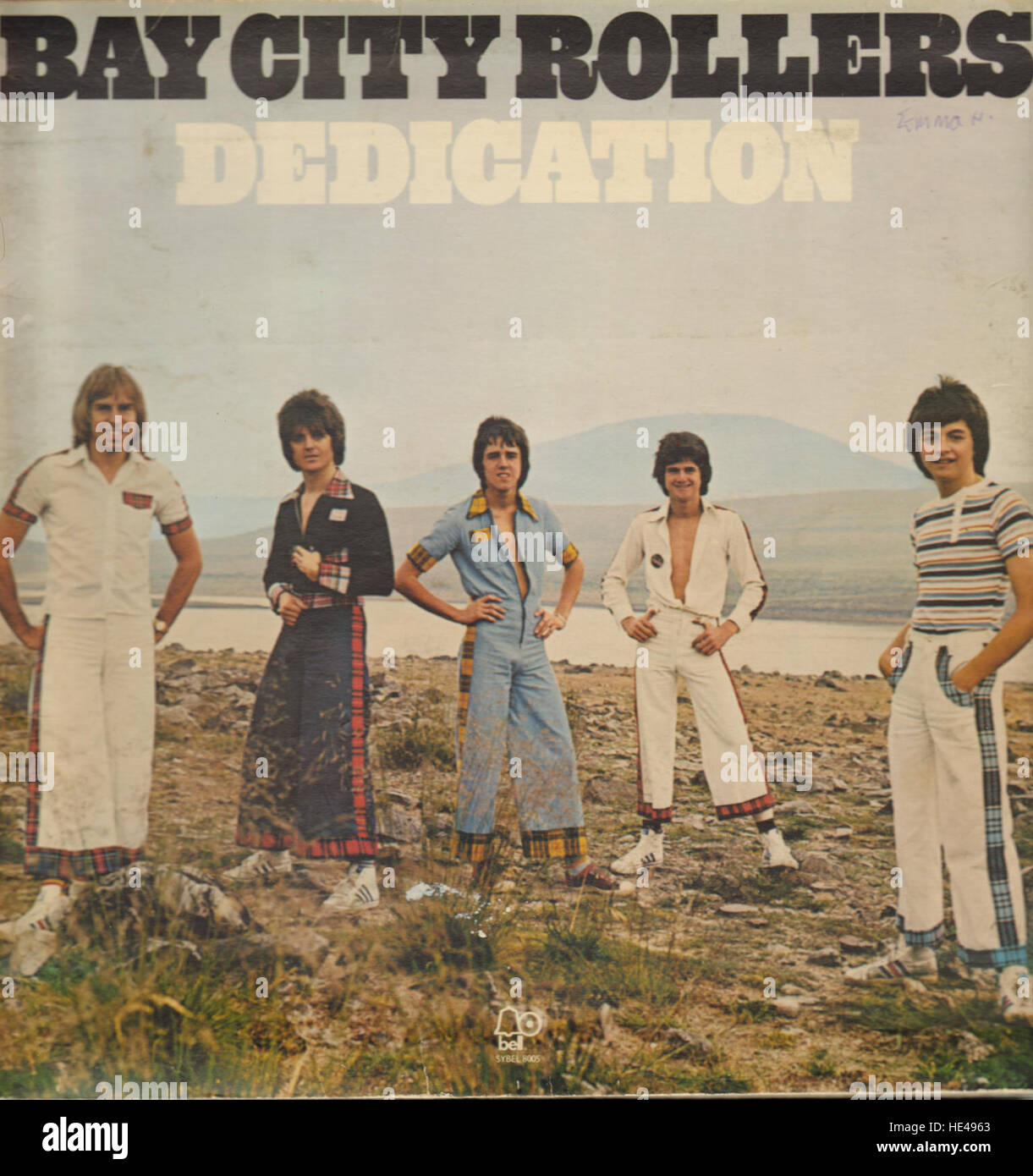 Cette reprise LP des Bay City Rollers des années 1970 capture l'essence du style du groupe et de la culture musicale de cette époque. Le groupe pop écossais, connu pour ses succès exceptionnels, est devenu un symbole de la culture et de la mode adolescente des années 1970. Banque D'Images