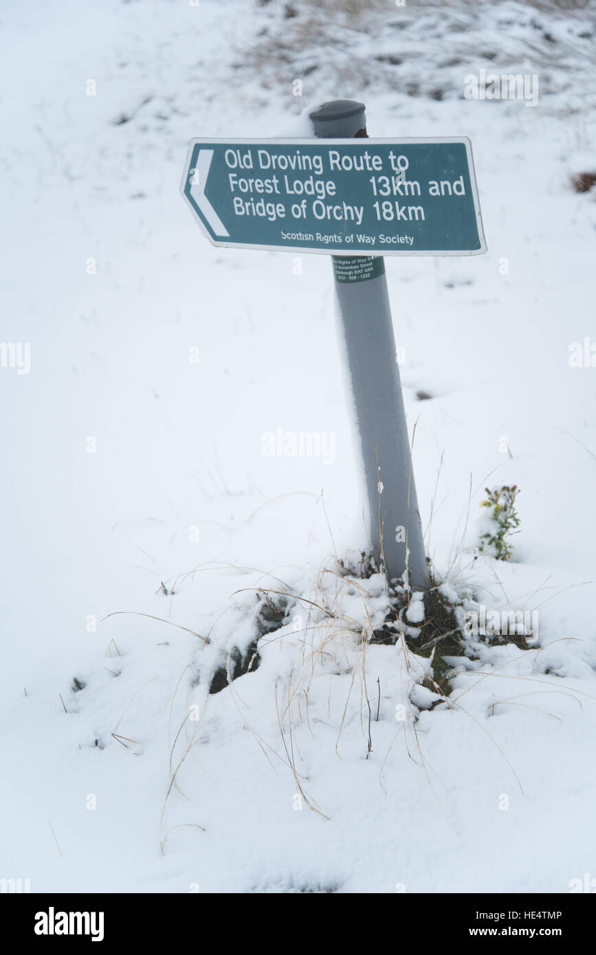 Road sign par le West Highland way, sentier, Rannoch Moor, Ecosse, Royaume-Uni Banque D'Images