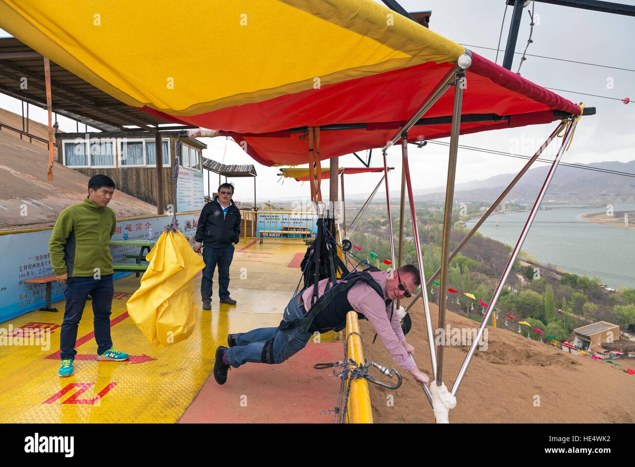 Parapente à Shapotou Scenic Area, Zhongwei, Ningxia, Chine Banque D'Images