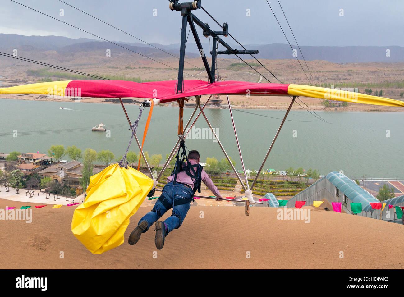 Parapente à Shapotou Scenic Area, Zhongwei, Ningxia, Chine Banque D'Images