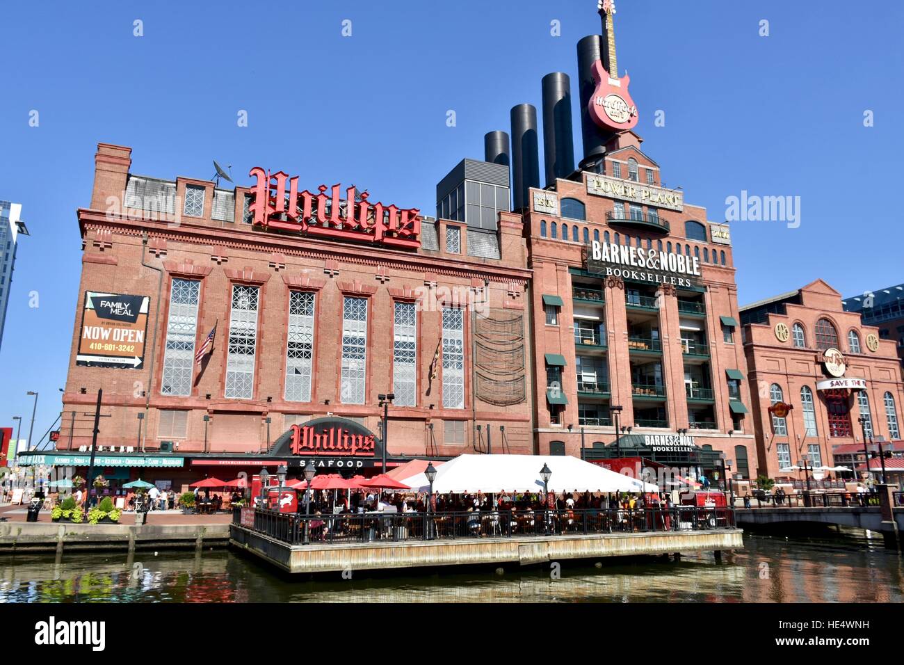 Baltimore Inner Harbor restaurant de fruits de mer et Barnes et Noble Banque D'Images