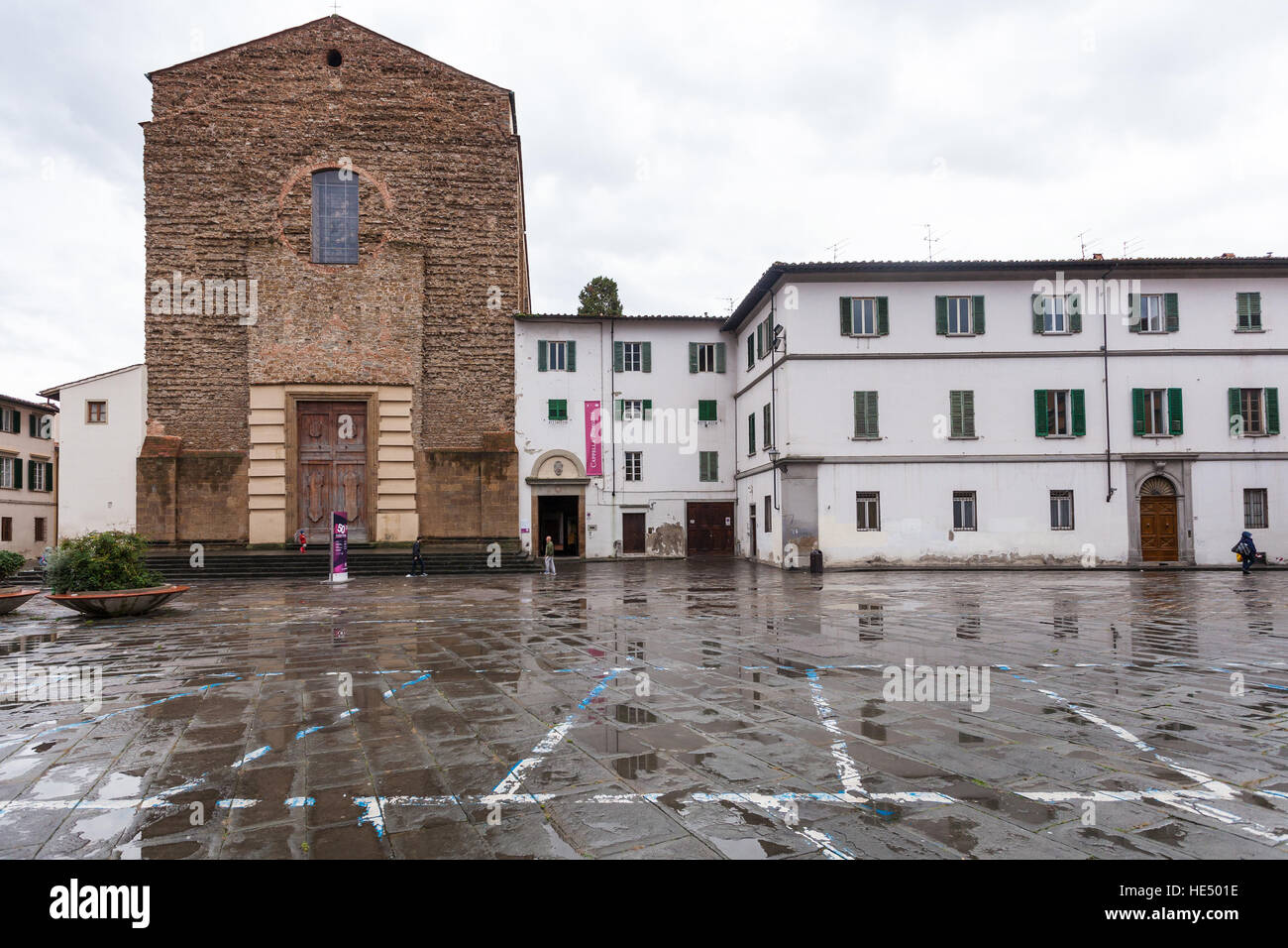 FLORENCE, ITALIE - 5 NOVEMBRE 2016 : Chapelle Brancacci et église de Santa Maria del Carmine de Florence à l'automne. La chapelle est célèbre f Banque D'Images