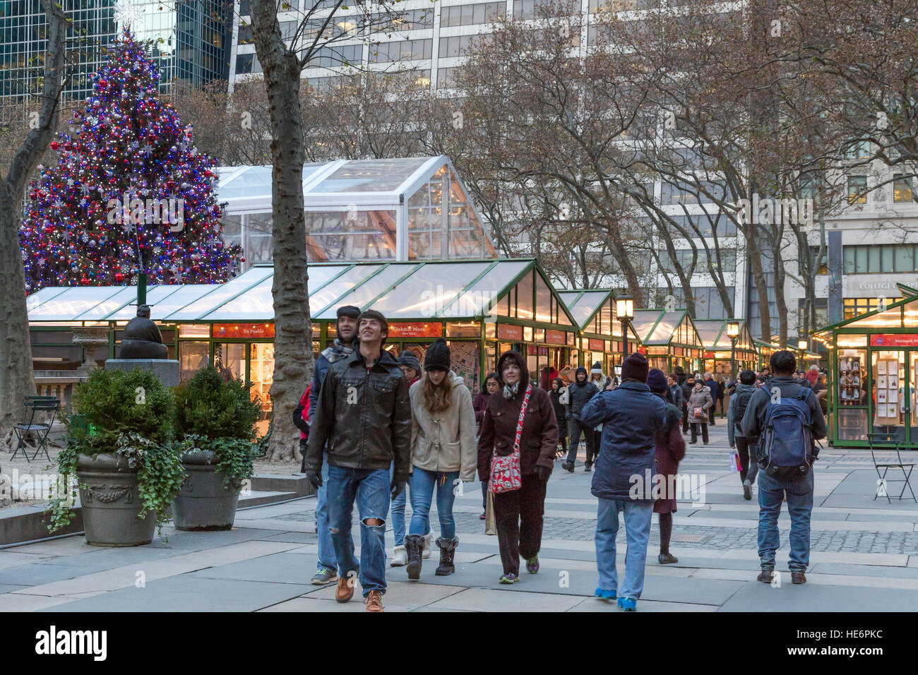Village d'hiver de la Bank of America au Bryant Park, New York City, USA Banque D'Images