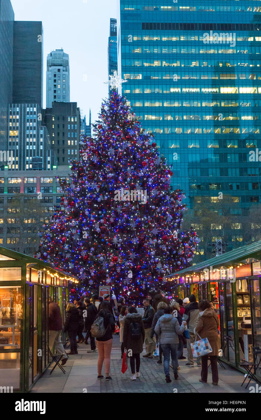 Village d'hiver de la Bank of America au Bryant Park, New York City, USA Banque D'Images