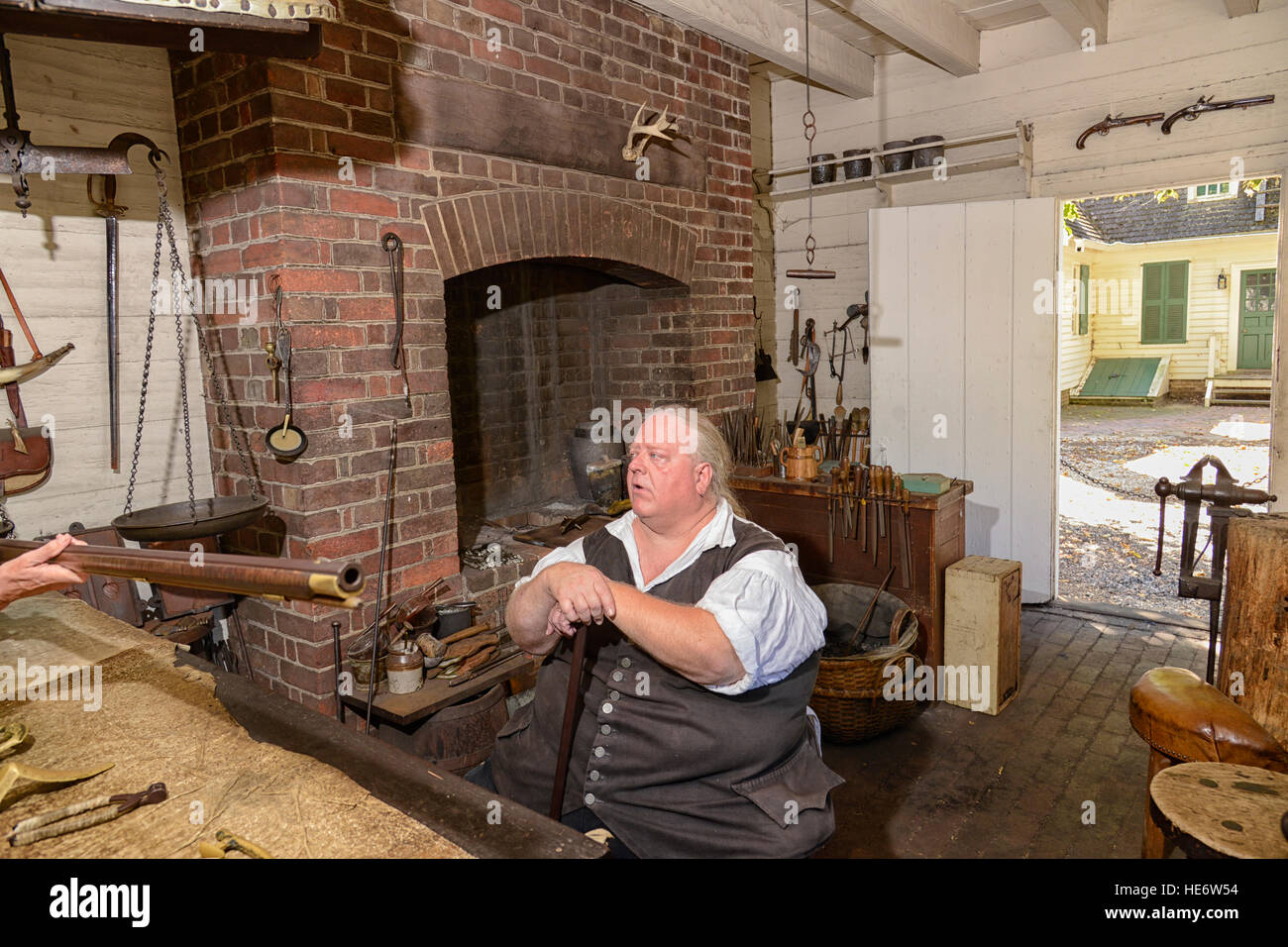 Colonial Williamsburg armurier Shop. Banque D'Images