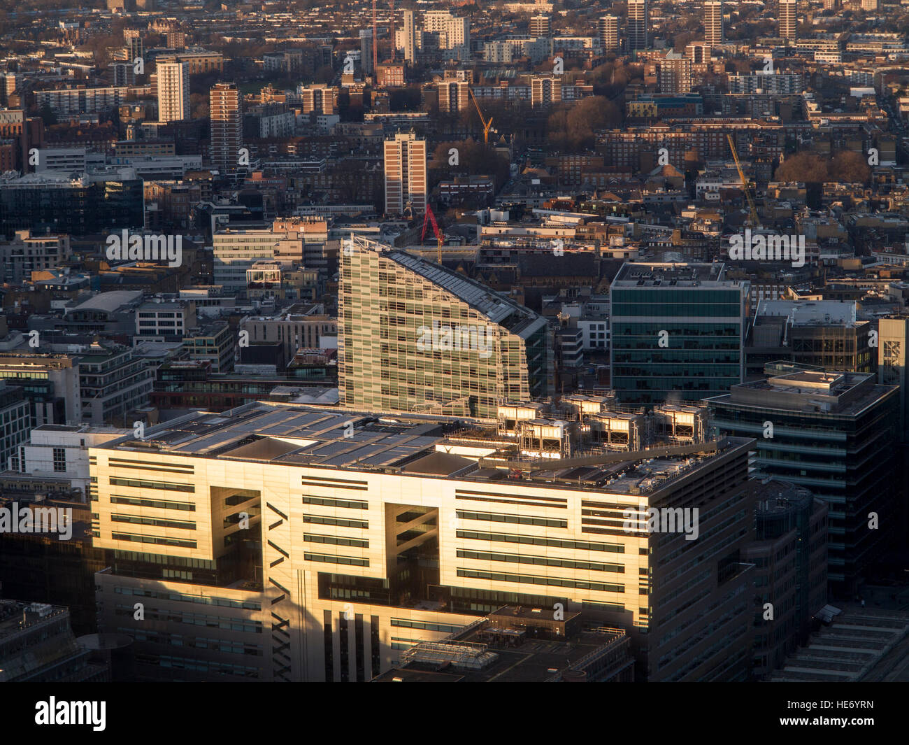 Londres - bureau de la ville (UBS) dans la soirée, la lumière du soleil Banque D'Images